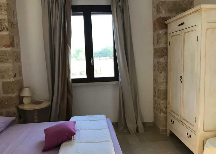 Tenuta Terraluna לינה וארוחת בוקר קוטרופיאנו